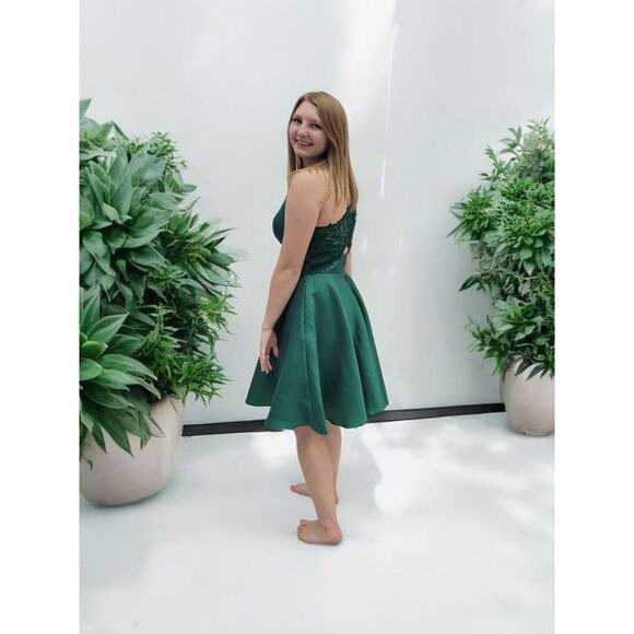 Women's Emerald Green Cocktail Dress with Lace Back and Cutout - Picture 1 of 11
